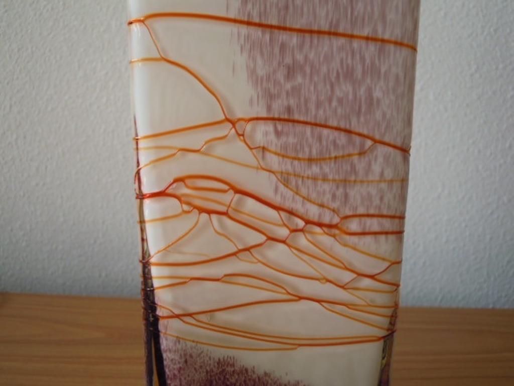Prachtige 44 cm grote hoge vaas = mondgeblazen in perfecte staat - echt kunstwerk.  kopen? Bied vanaf 25!