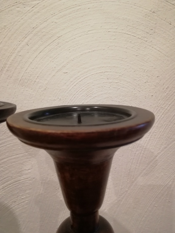 2 massief houten kandelaars kopen? Bied vanaf 39!