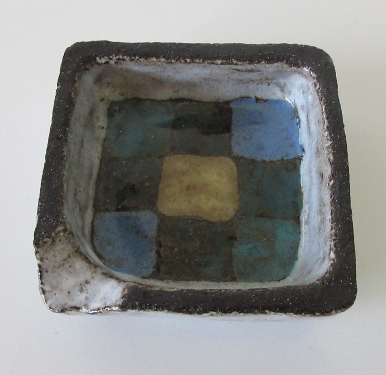 Ongespecificeerd - Lot van vijf kunstaardewerken items kopen? Bied vanaf 1!