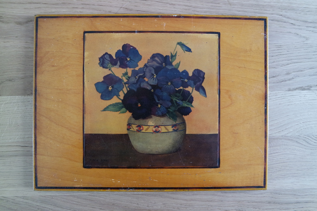 Dorcie Sykes, aquarel op houten paneeltje, stilleven van viooltjes. kopen? Bied vanaf 35!