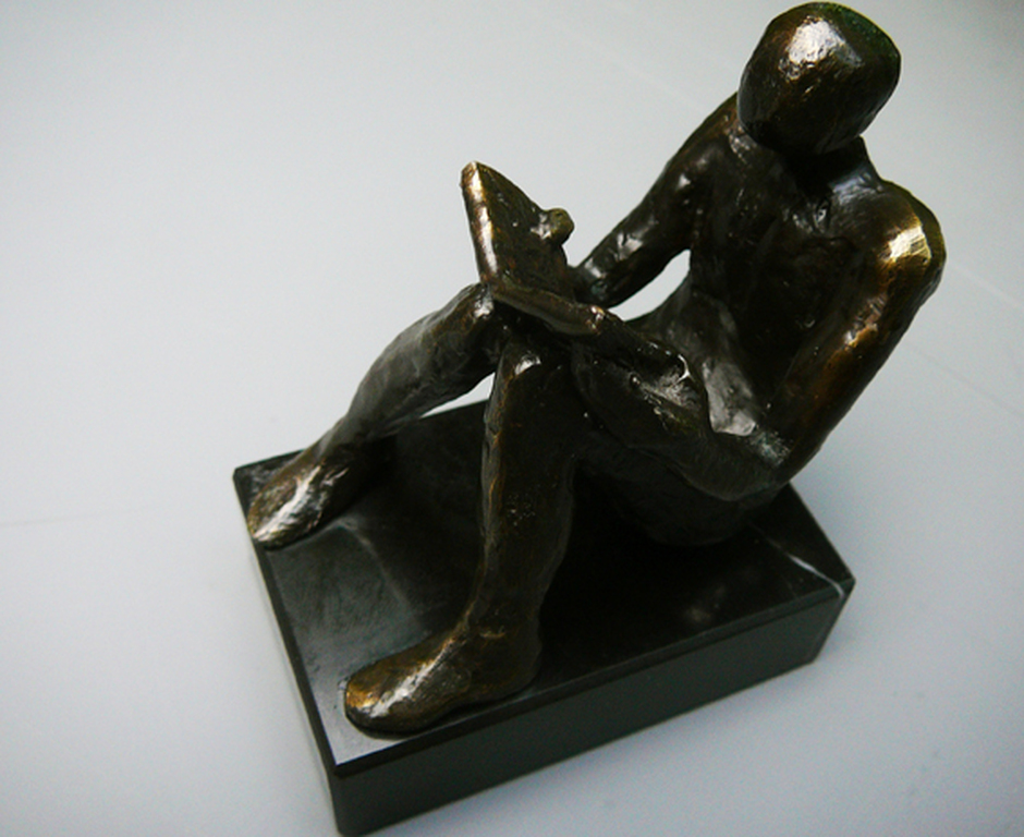 Reading Man -onbekende kunstenaar- verkocht voor € 65!