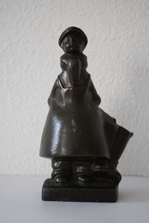 Schusterjunge, (Schoenmakersjongen) Gesigneerd  J  BrÃ¼x. brons. kopen? Bied vanaf 45!