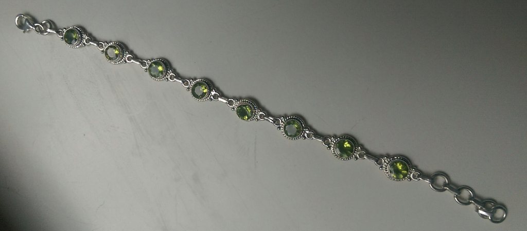 Zilveren armband met peridot  kopen? Bied vanaf 25!