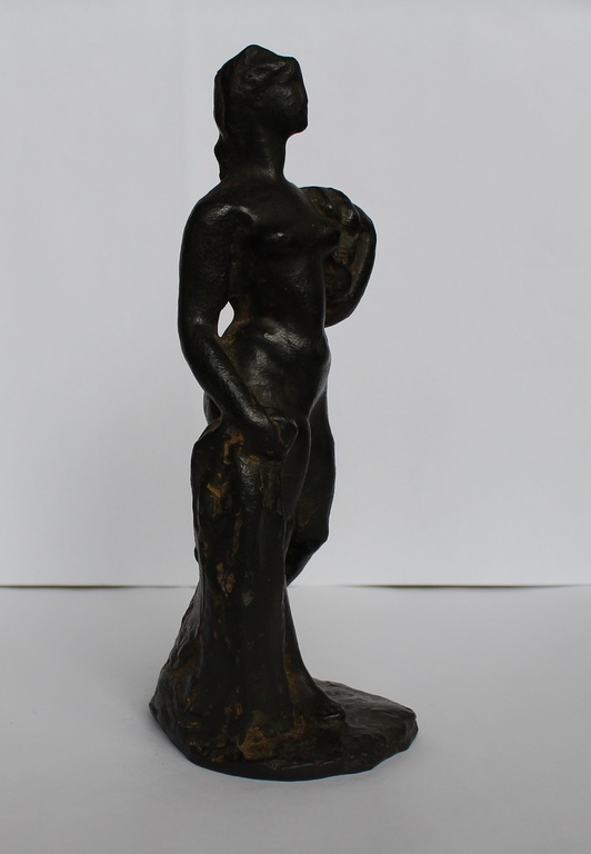 Charlotte van Pallandt: Bronzen beeld, Staand naakt met draperie kopen? Bied vanaf 750!