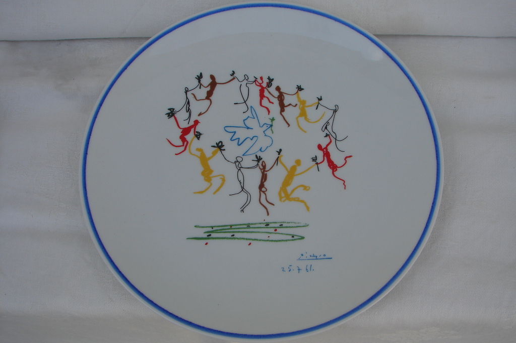 Pablo Picasso - Dans vn de jeugd - 2 limoges porseleinen borden. kopen? Bied vanaf 50!