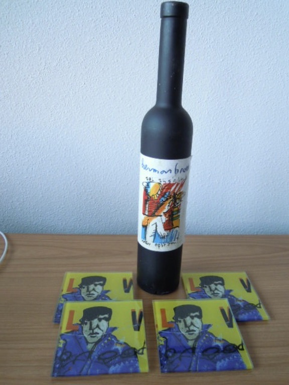 Fles wijn HERMAN BROOD uit 1996- wine gallery collectie + 4 glazen onderzetters kopen? Bied vanaf 20!