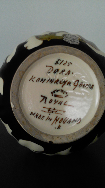 Gouda plateel vaas "Dora" kopen? Bied vanaf 11!