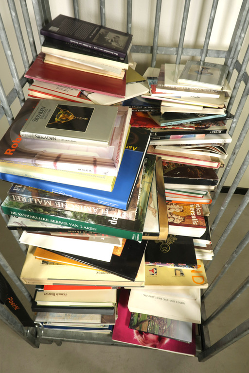 Grote verzameling met diverse kunstboeken kopen? Bied vanaf 1!
