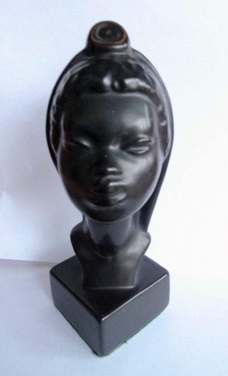 Flora keramiek, borstbeeld zwarte vrouw kopen? Bied vanaf 25!