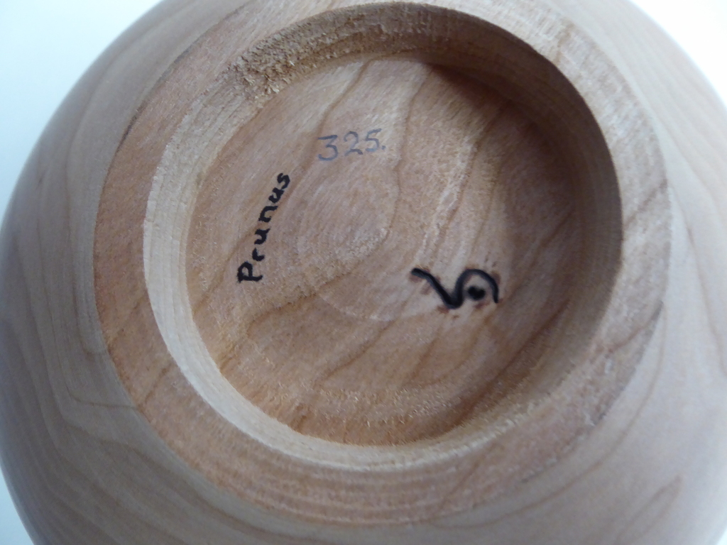 Erik P. Vos, houten schaal, prunus kopen? Bied vanaf 22!