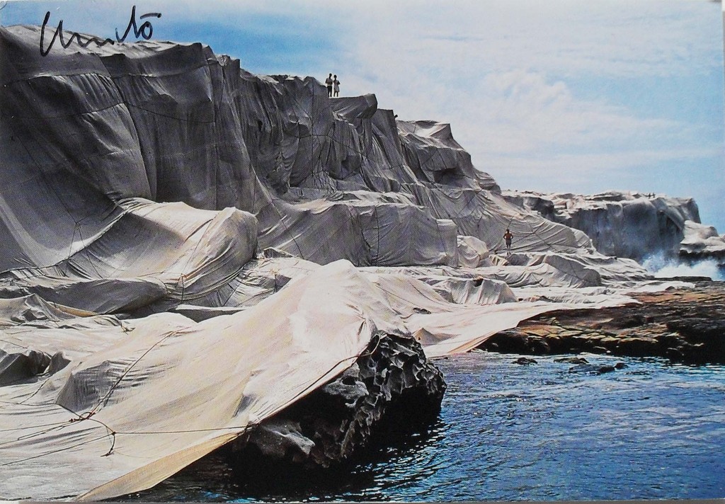 Christo - Wrapped Coast, Little Bay, Sydney 1969 - handgesigneerd verkocht voor € 60!