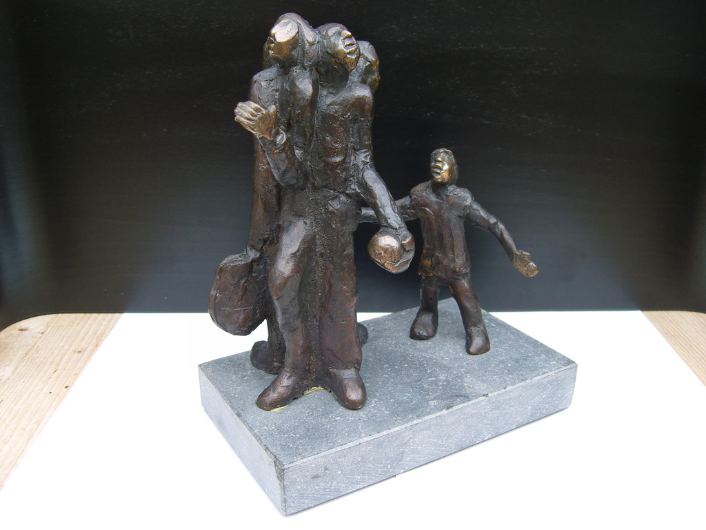 Sjer Jacobs: Bronzen beeld "levensloop man". kopen? Bied vanaf 500!