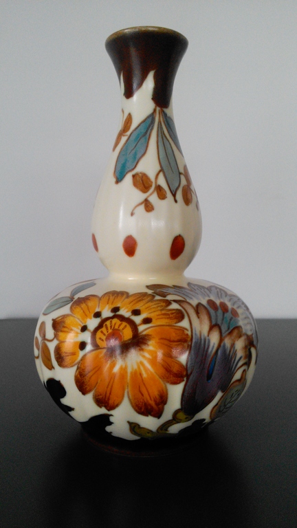 Gouda plateel vaas "Dora" kopen? Bied vanaf 11!