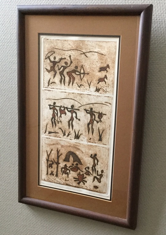 Dumisani Ndlovu, Intaglioprint, A family of hunters enjoy an evening meal kopen? Bied vanaf 1!