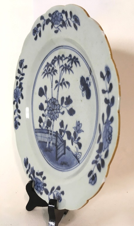 Chinees bord - Qianlong periode - met floraal decor - Uit ca. 1770 kopen? Bied vanaf 1!