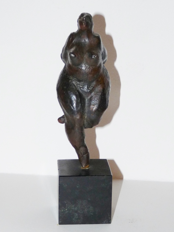 Onbekende kunstenaar, Bronzen beeld op marmeren sokkel, Naakt kopen? Bied vanaf 250!