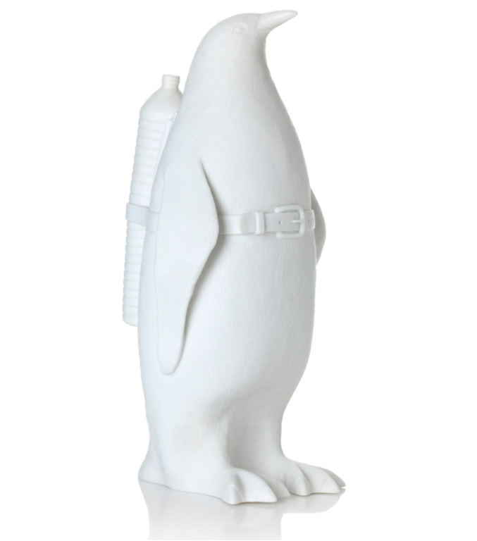 William Sweetlove: Gerecycled plastic, Penguin met waterfles wit kopen? Bied vanaf 220!