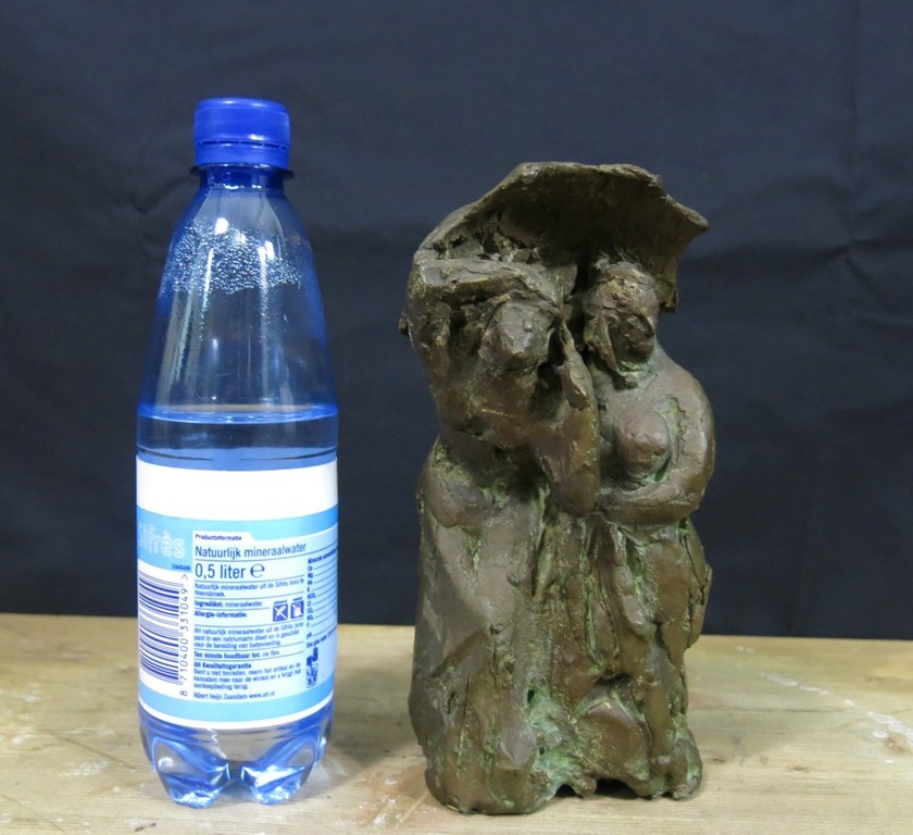 Gabriel Sterk: Bronzen beeld, Twee vrouwen onder een parasol kopen? Bied vanaf 250!