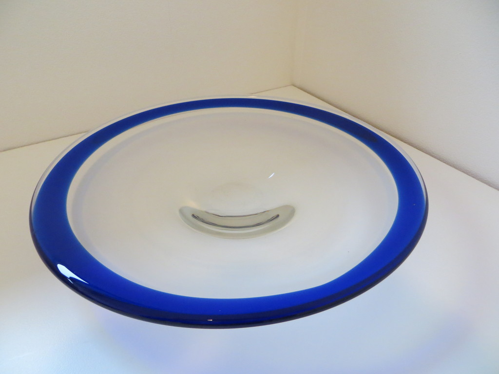 kunstenaar onbekend, mooie schaal met blauw accent kopen? Bied vanaf 15!