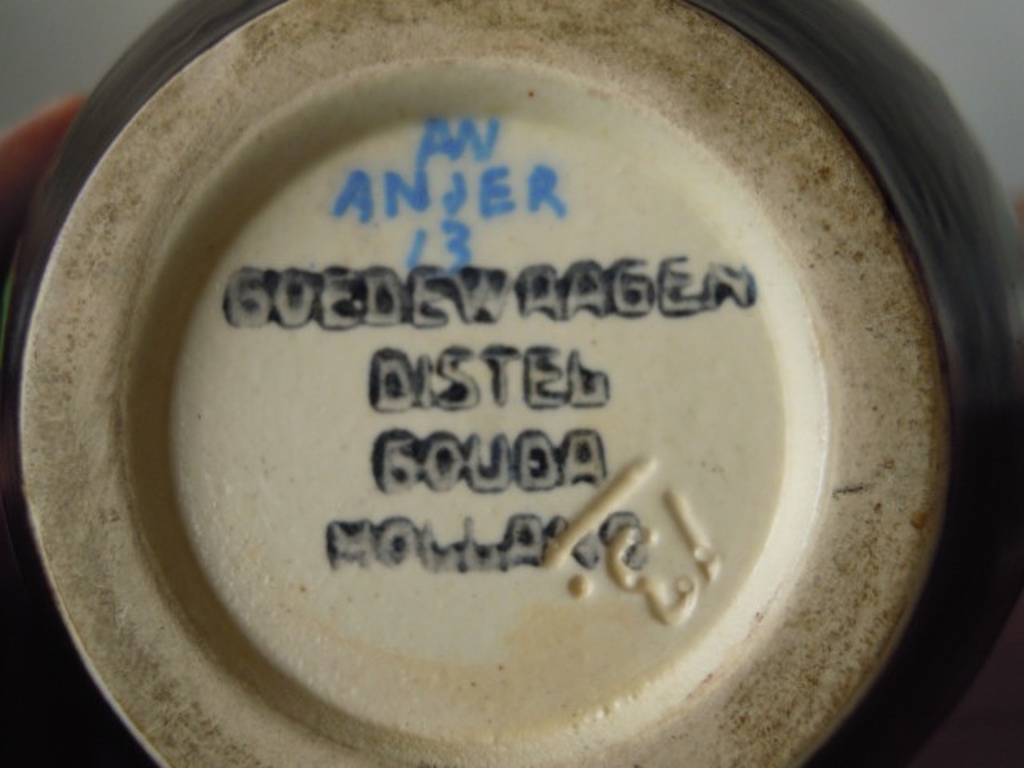 Vaas GOEDEWAAGEN DISTEL GOUDA HOLLAND anjer nr. 13 -14 cm hoog kopen? Bied vanaf 25!