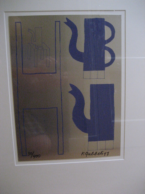 Klaas Gubbels: zeefdruk, Blauwe Kannen Met Stoelen kopen? Bied vanaf 395!