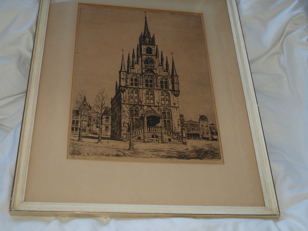 MARIUS JANSSEN (1885-1957) - Ets – Stadhuis Gouda–Gesigneerd & ingelijst–ca 1930 kopen? Bied vanaf 35!