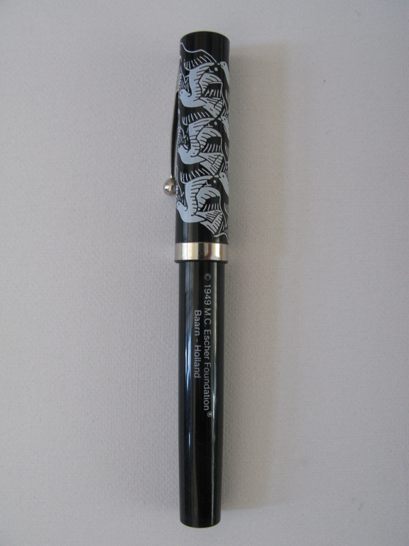 M.C. Escher - Designpen met boek voor 3D Mobiles verkocht voor € 50!