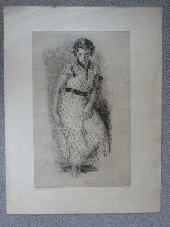 Alfred Löb - ets - Vrouw met gestippelde jurk kopen? Bied vanaf 40!