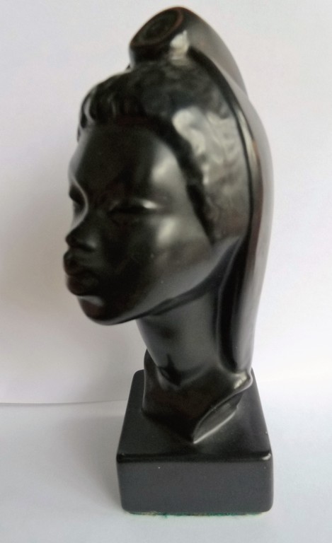 Flora keramiek, borstbeeld zwarte vrouw kopen? Bied vanaf 25!