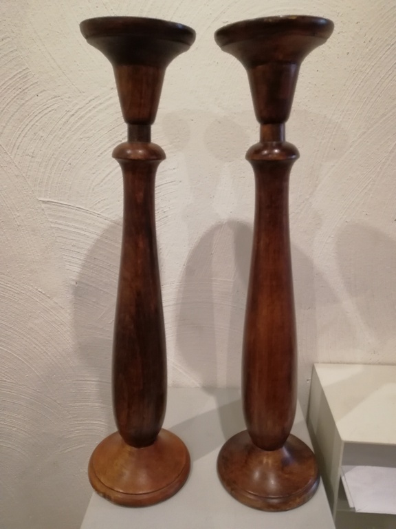 2 massief houten kandelaars kopen? Bied vanaf 39!