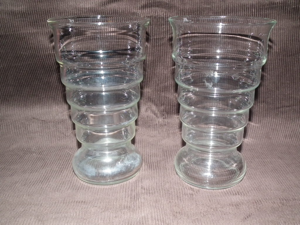 Leerdam K.P.C. de bazel twee ribbelvazen Circa 1919 kopen? Bied vanaf 50!