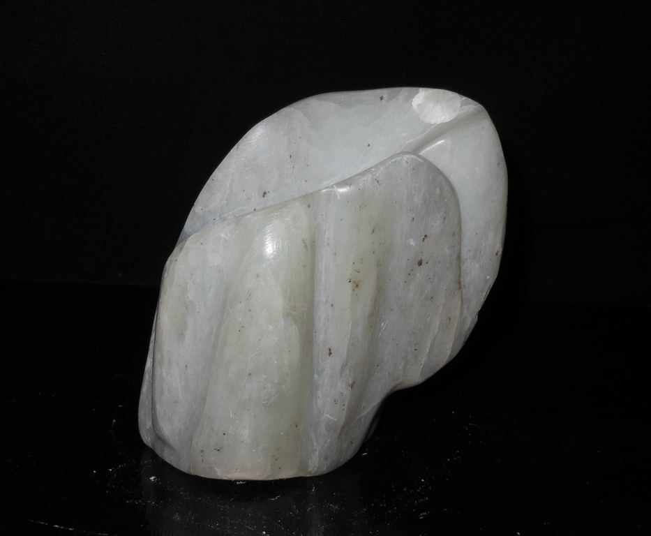 Stenen beeld (Seashell) van de recentelijk overleden kunstenares Mette Bauer kopen? Bied vanaf 40!