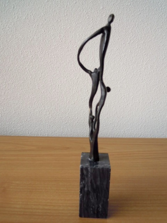 Bronzen beeldje CORRY AMMERLAAN 23 CM HOOG. kopen? Bied vanaf 30!