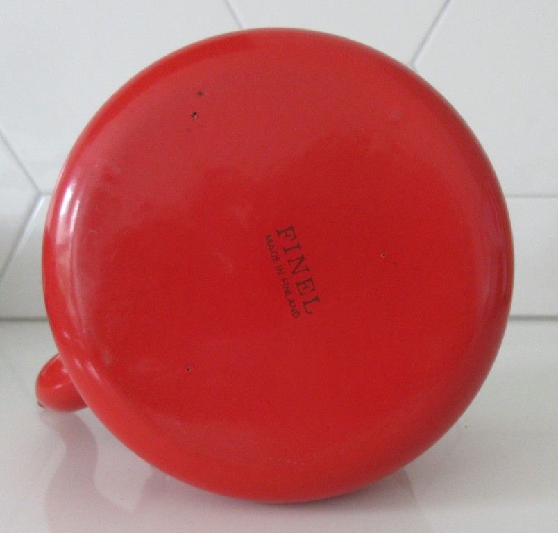 Kaj Franck voor Arabia Finel - Emaille kersenrode theepot kopen? Bied vanaf 30!