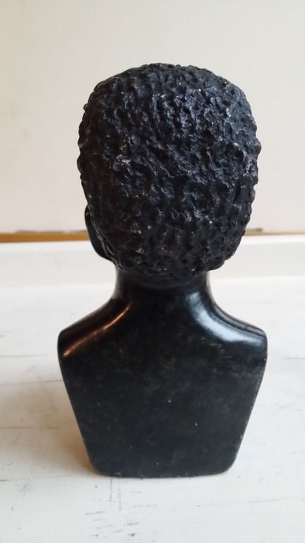 Beeld hoofd afrikaanse man zwart marmer kopen? Bied vanaf 45!