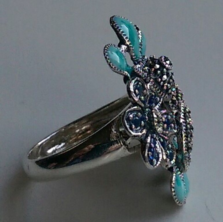 Zilveren ring met  blauwe  saffier en marcasiet  kopen? Bied vanaf 11!