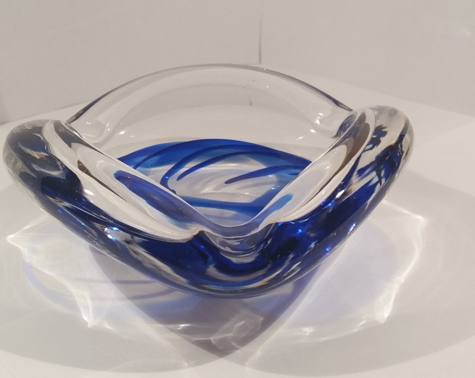 Max Verboeket glas met blauwe slingers. Kristalunie Maastricht kopen? Bied vanaf 1!