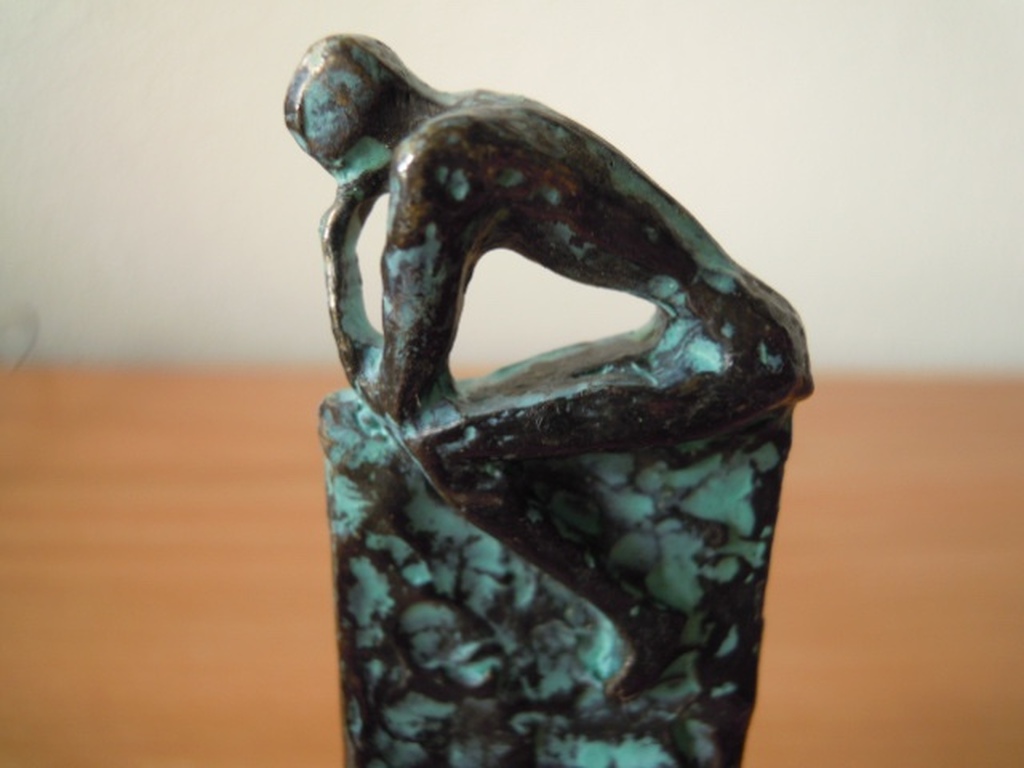 Massief bronzen beeldje - niet gesigneerd 14 cm hoog. kopen? Bied vanaf 35!