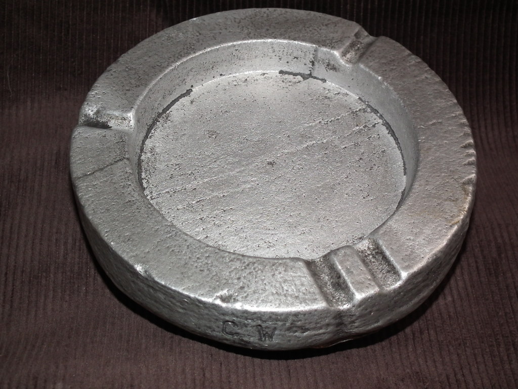 Gesigneerde aluminium asbak doorsnede 16 cm kopen? Bied vanaf 20!