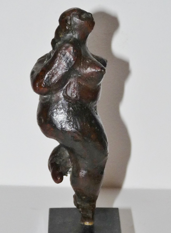 Onbekende kunstenaar, Bronzen beeld op marmeren sokkel, Naakt kopen? Bied vanaf 250!