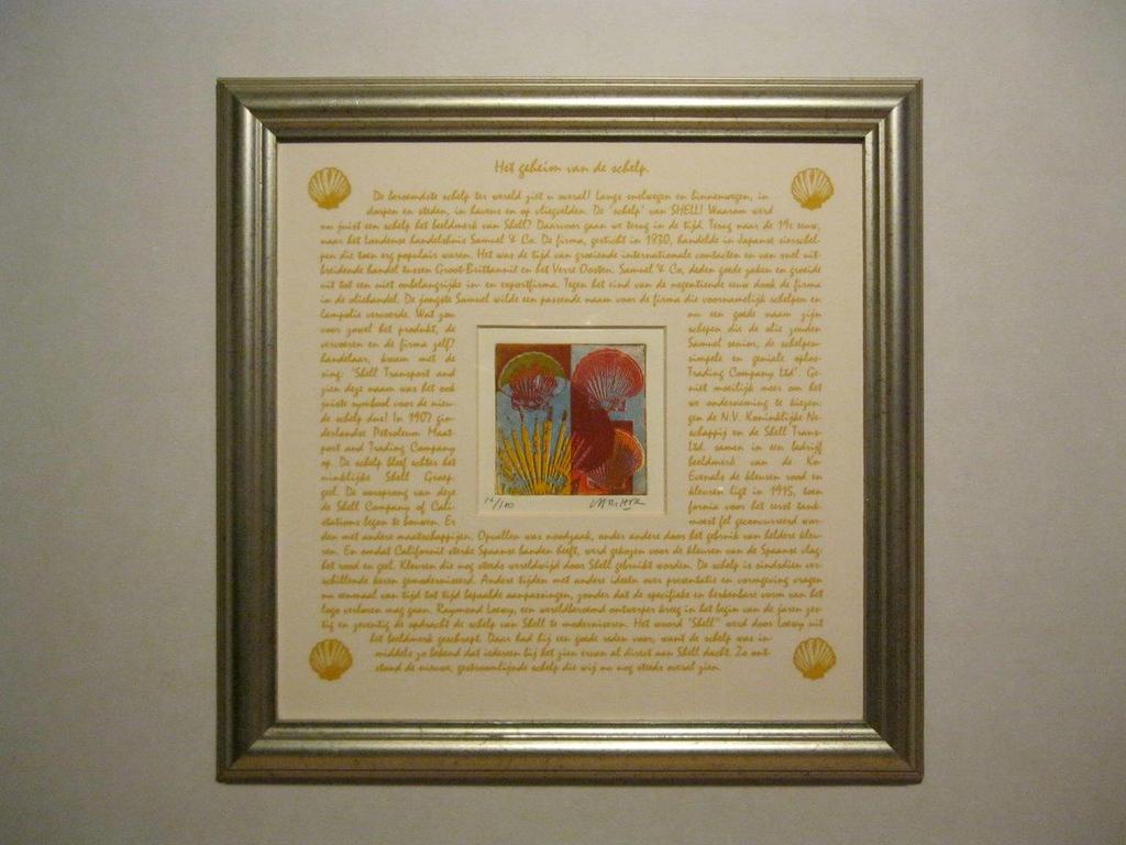 Ad van Bokhoven (1956 ) Het geheim van de schelp. Ets 30*30, nummer 16 van 100.  verkocht voor € 45!