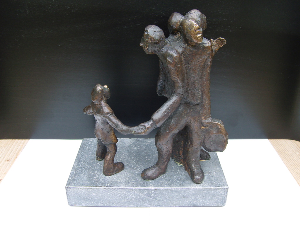 Sjer Jacobs: Bronzen beeld "levensloop man". kopen? Bied vanaf 500!