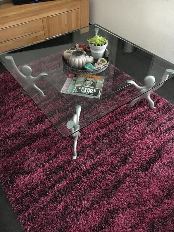 Salontafel met 2 glaslagen naar Keith Haring kopen? Bied vanaf 125!