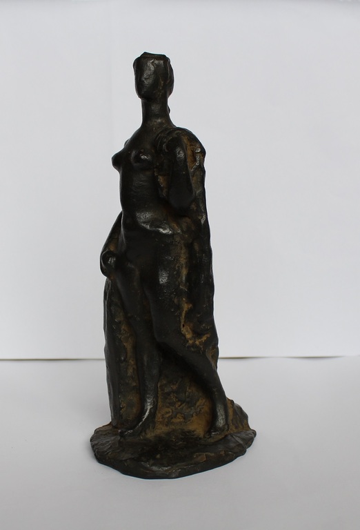 Charlotte van Pallandt: Bronzen beeld, Staand naakt met draperie kopen? Bied vanaf 750!