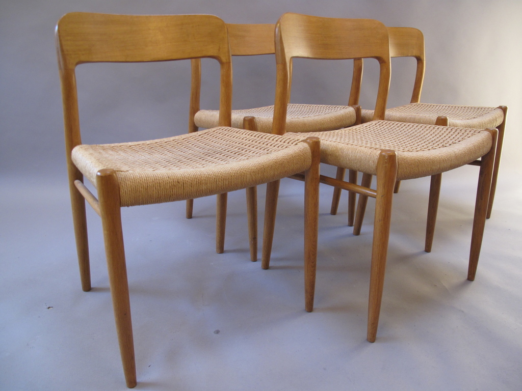 Niels Otto MÃ¸ller voor J.L. MÃ¸llers - Set van vier Model 75 stoelen kopen? Bied vanaf 400!