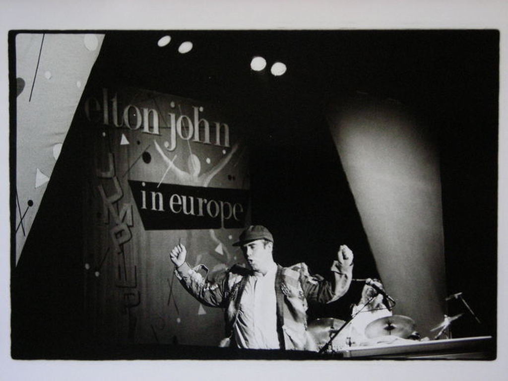 Rénald Destrez Elton John - zilvergelatinedruk, 82, gesigneerd, gestempeld.DAKA  kopen? Bied vanaf 23!