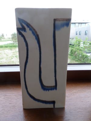 Klaas Gubbels - Klaas Gubbels, Schildering van Koffiepotten op Vaas, gesigneerd kopen? Bied vanaf 275!