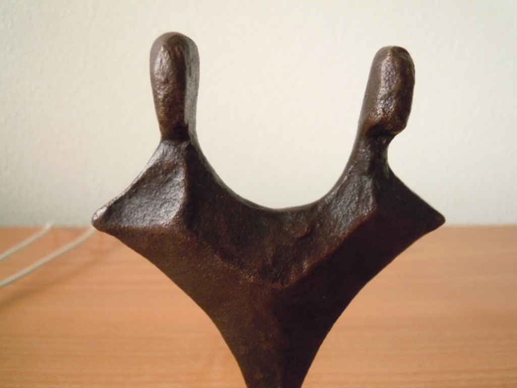 Gesigneerd massief bronzen beeld 16 cm hoog  kopen? Bied vanaf 85!