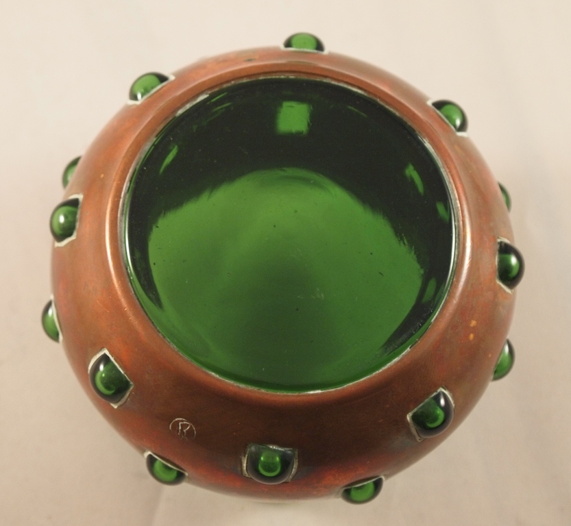 Art Nouveau groen glazen noppen dekselpotje voorzien van koperen beslag kopen? Bied vanaf 27!