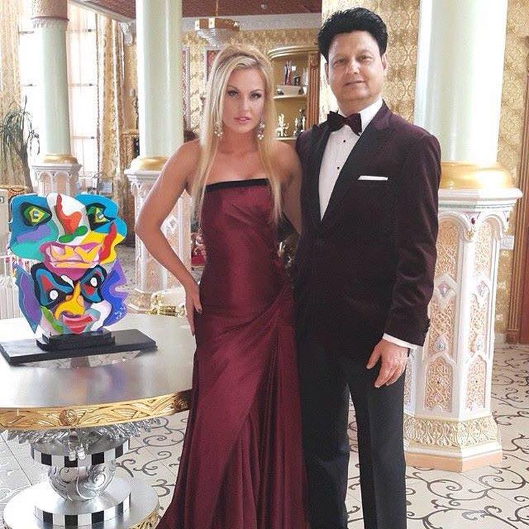 Roja Ting, 3 D sculptuur op voet inc.perspex box en certificaat. Zeer kleurrijk kopen? Bied vanaf 1250!